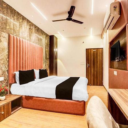 Super Townhouse Haibowal Chowk Ludhiana Bagian luar foto
