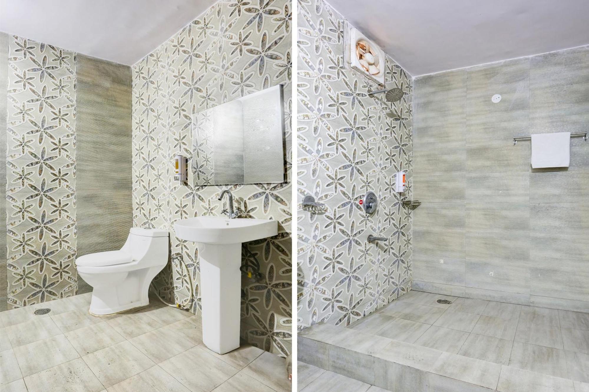 Super Townhouse Haibowal Chowk Ludhiana Bagian luar foto