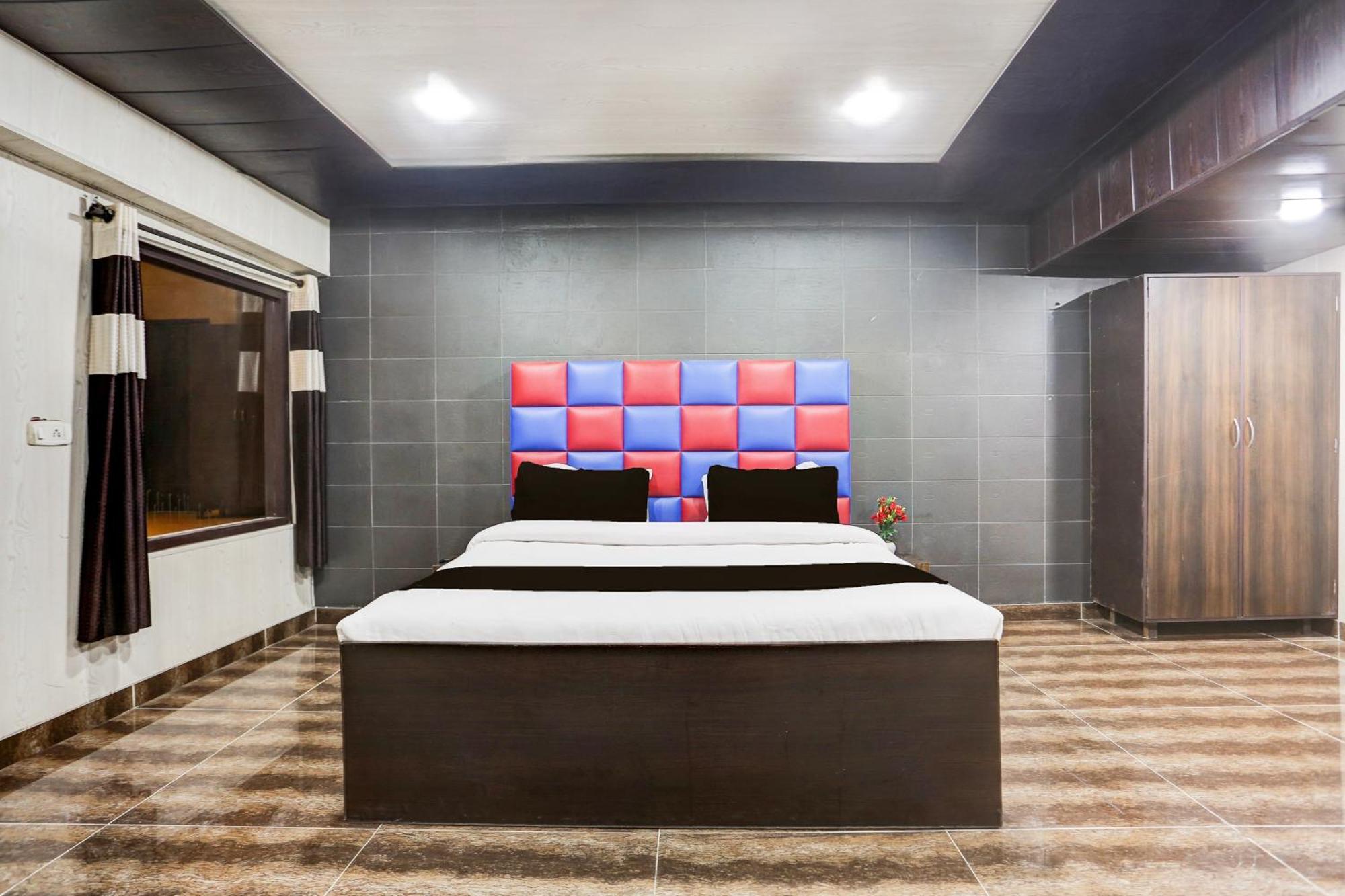 Super Townhouse Haibowal Chowk Ludhiana Bagian luar foto