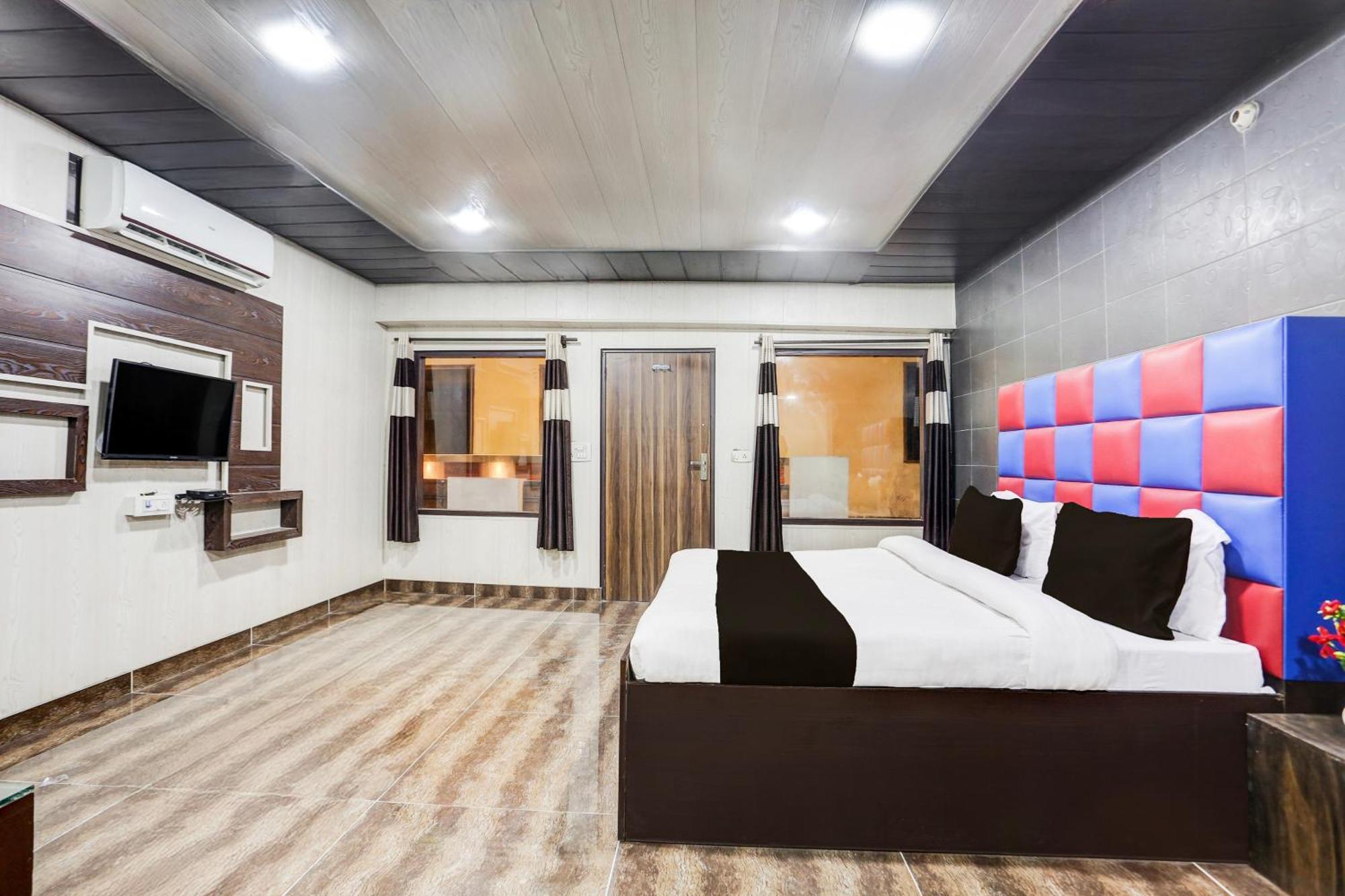 Super Townhouse Haibowal Chowk Ludhiana Bagian luar foto