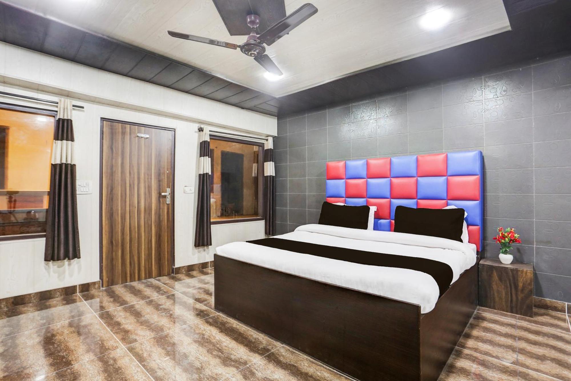 Super Townhouse Haibowal Chowk Ludhiana Bagian luar foto